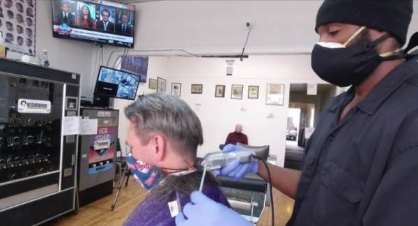  Minnesota Barber Who Attempted to Reopen Business During Coronavirus Lockdown Faces Up to $25,000 in Fines (VIDEO)