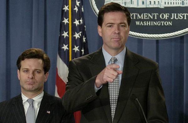  No Wonder He Won’t Act…  Sidney Powell Reveals Chris Wray Was the One to Promote “Terrorist of a Prosecutor” Andrew Weissmann (VIDEO)