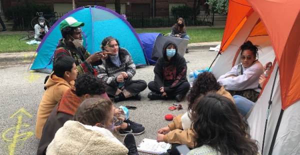  Antifa, BLM Inside and Around New “Autonomous Zone” at University of Chicago Police Department Urinate in Diapers (VIDEOS)