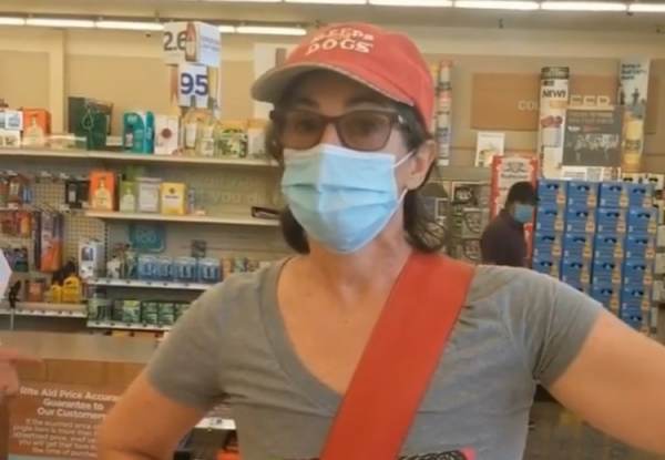  Man with Medical Condition Harassed by Multiple ‘Covid Karens’ For Entering Rite Aid without Face Mask (VIDEO)