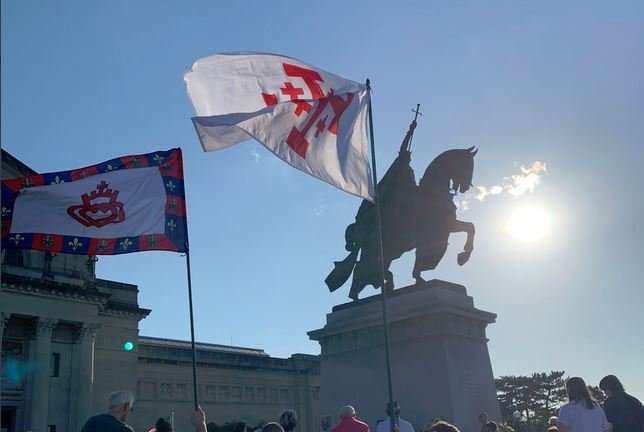  Radical Leftists Threaten Nightly Catholic Rosary at St. Louis Statue — Plan Direct Conflict on Sunday Night — Last Time They Beat 3 Catholic Men