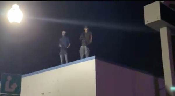  Multiple Armed Men Protect Kenosha Businesses From BLM Rioters, Defend Property From the Rooftop (VIDEO)