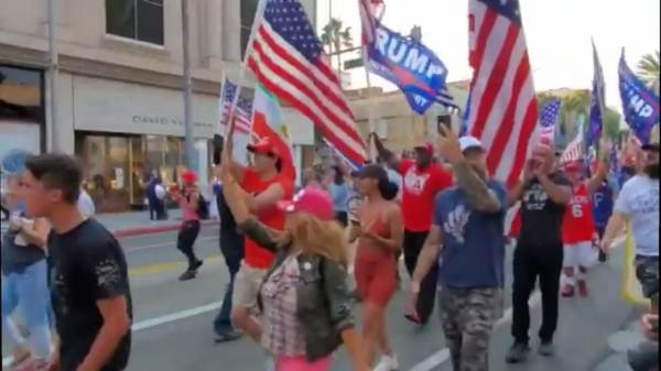  Trump Supporters March in Beverly Hills (Video)