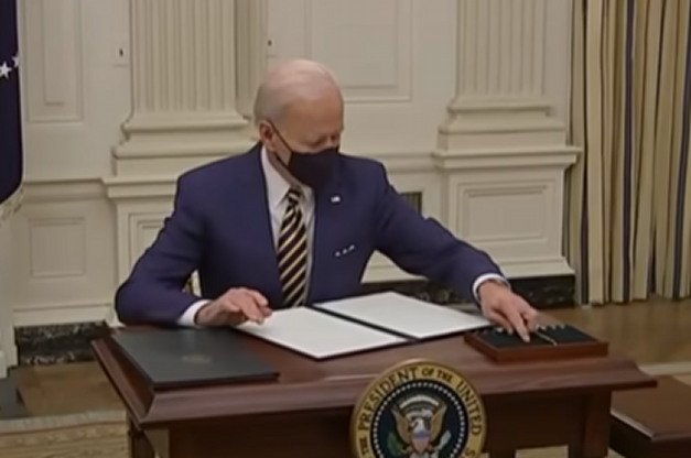  Media Analyst Says Joe Biden Is Governing Like A Dictator By His Own Definition