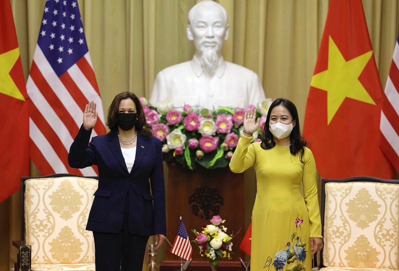  Kamala Harris Poses In Front Of Communist Ho Chi Minh Bust – “The WORST Photo Op For An American In That Country Since Jane Fonda Donned A Helmet There In 1972.”