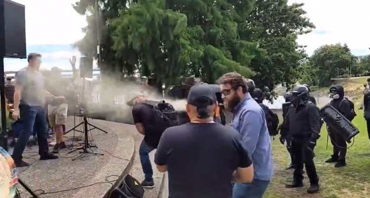  Antifa Terrorists Violently Attack Christian Families *With Young Children* Gathered to Pray on Portland Waterfront – Police Were Called, But Didn’t Respond (VIDEO)