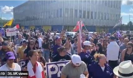  Canadian Protesters Chant “F*ck Trudeau!” and “Lock Him Up!” at His Ontario Campaign Stop (VIDEO)