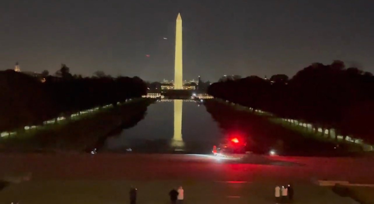  BREAKING: Man Shot In The Head At Reflecting Pool On The Mall Near Lincoln Memorial In DC – Helicopter Airlifts Victim (VIDEO)