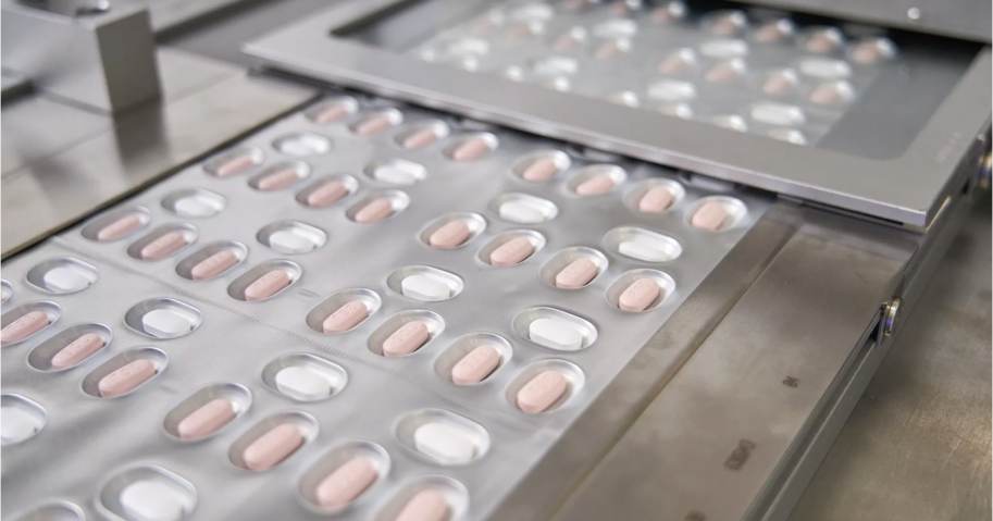  Surprise: FDA Warns That Pfizer’s Experimental Covid Pills Cause Life-Threatening Reactions When Used with Many Common Medications