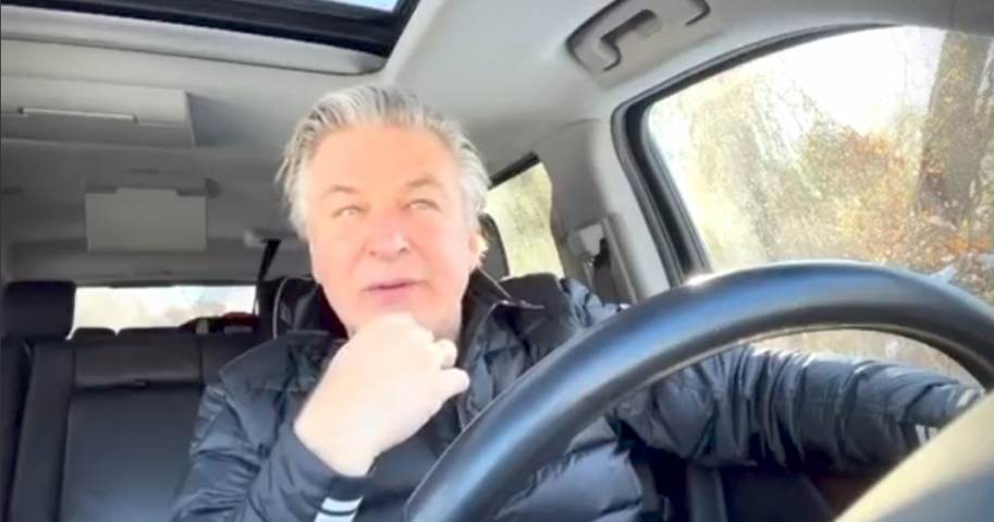  WATCH: Unhinged Alec Baldwin Says Only Way to “Honor” The Woman He Killed Is To “Find Out The Truth” – Blames “Right Wing Hate” and 1/6 For Negative Coverage
