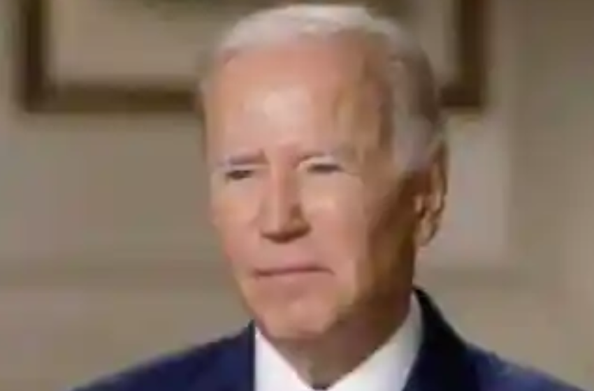  Joe Biden Drops His Flashcards