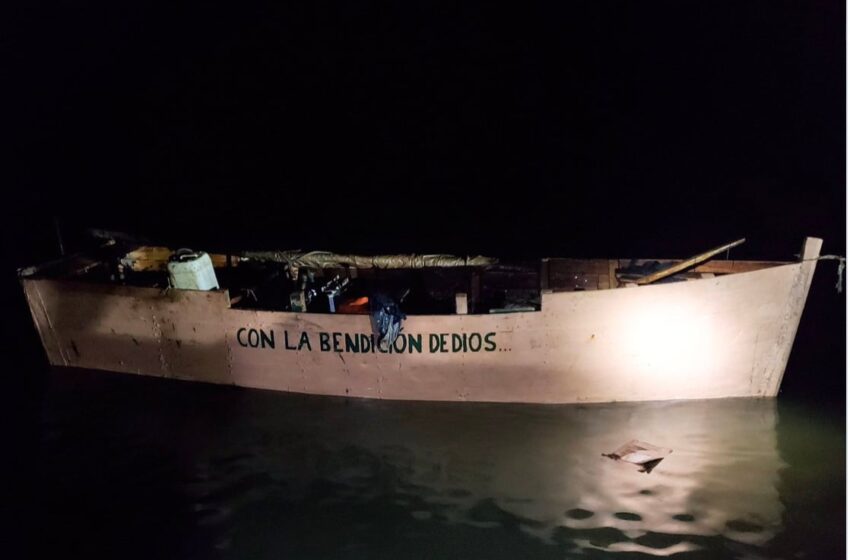  Boat Named “With God’s Blessing” Lands in Florida Keys On Christmas Morning With 15 Cuban Refugees