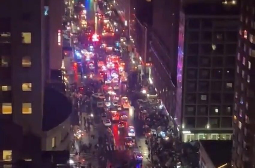  DEVELOPING: NYPD Officer Stabbed in the Head Near Times Square Amid New Year’s Eve Celebrations – Suspect Shot by Police