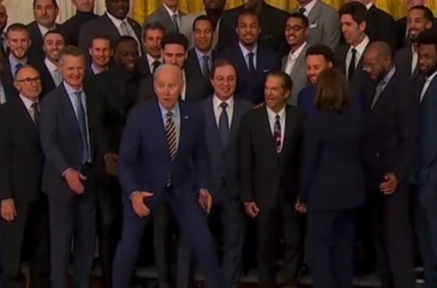  WATCH: Things Get Really Weird When Biden Drops to One Knee in Front of Kamala Harris for Photo with Golden State Warriors