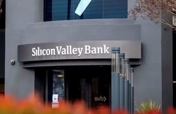  The Employees of Silicon Valley Bank Were Given Annual Bonuses Hours Before the Bank Was Taken Over by Regulators