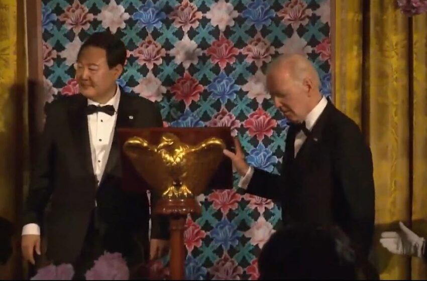  HE’S SHOT: Biden Asks For Directions After Delivering Remarks at State Dinner for South Korean President (VIDEO)