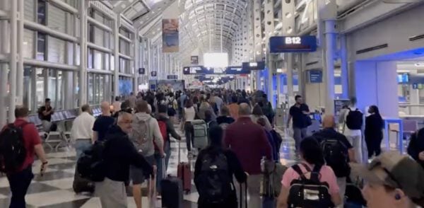  Breaking! Tornado Watch in Chicago Area-O’HARE AIRPORT COMPLETELY EVACUATED- Shelter in Place in Effect