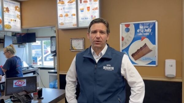  Ron DeSantis Copies Trump’s Campaign Playbook with Dairy Queen Visit – Except No One was There and No One Cares (VIDEO)