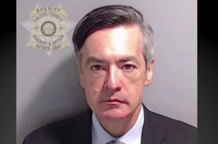  Trump Attorney Kenneth Chesebro Pleads Guilty in Georgia RICO Case in Exchange For Reduced Charges